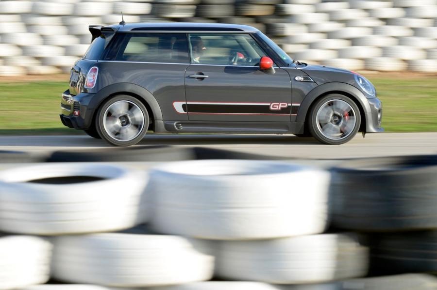  Mini Cooper GP JCW 2014 года  (фото 68 из 92)
